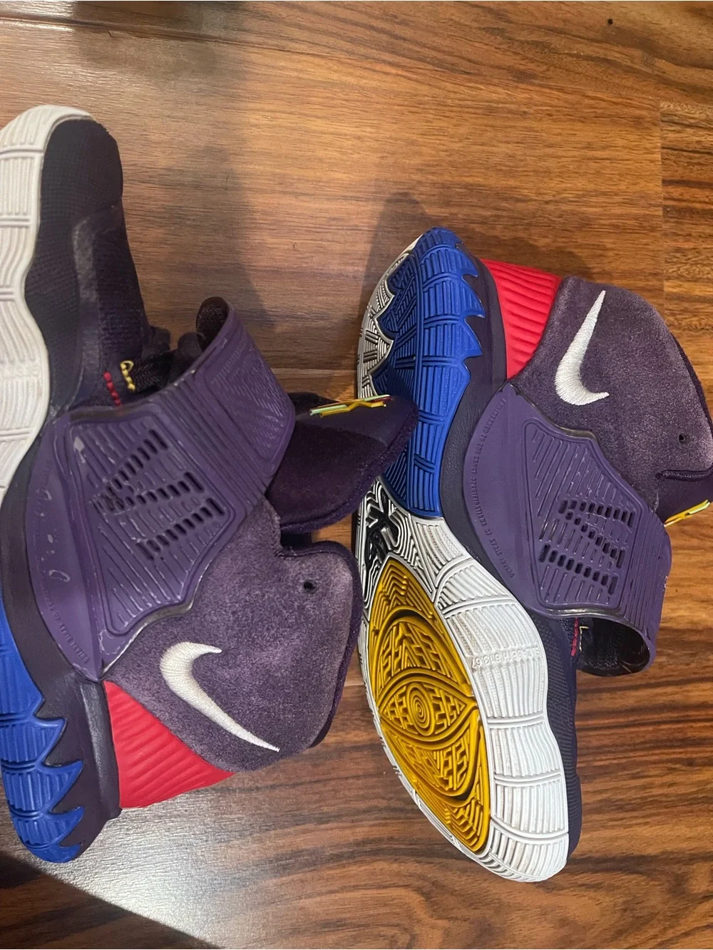Nike  kyrie 6 Enlightenment Kids Purple High-Top Sneakers with Multicolor Logo